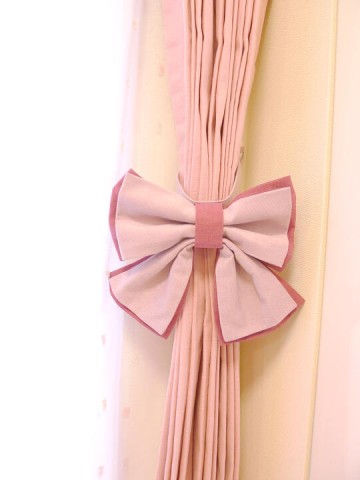 Ribbon Tieback