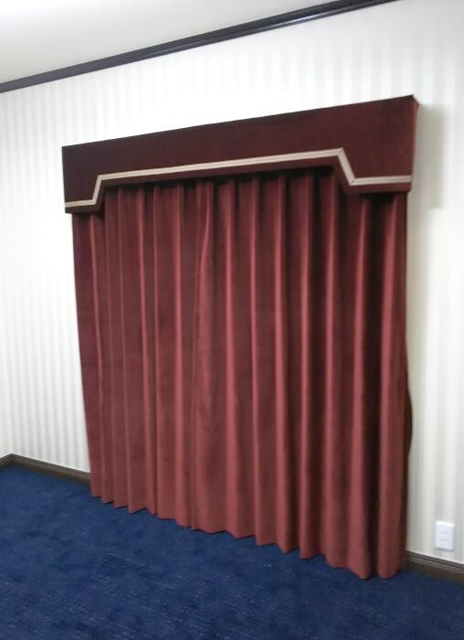 curtain and valance